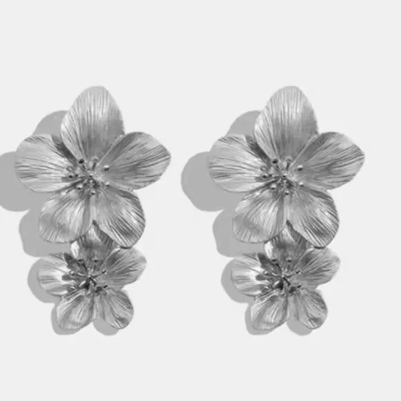 ZARA Super Silver Floral earrings - Picture 6 of 14